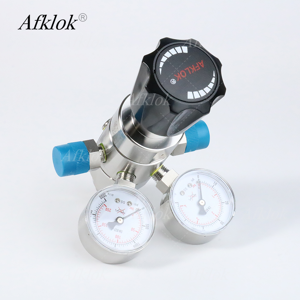 Co2 Regulator Dual Stage - 二段式圧力調整器 デュアルゲージ 入口3000psi 出口60psi 1/2インチオス継手 O2/CO2/N2用